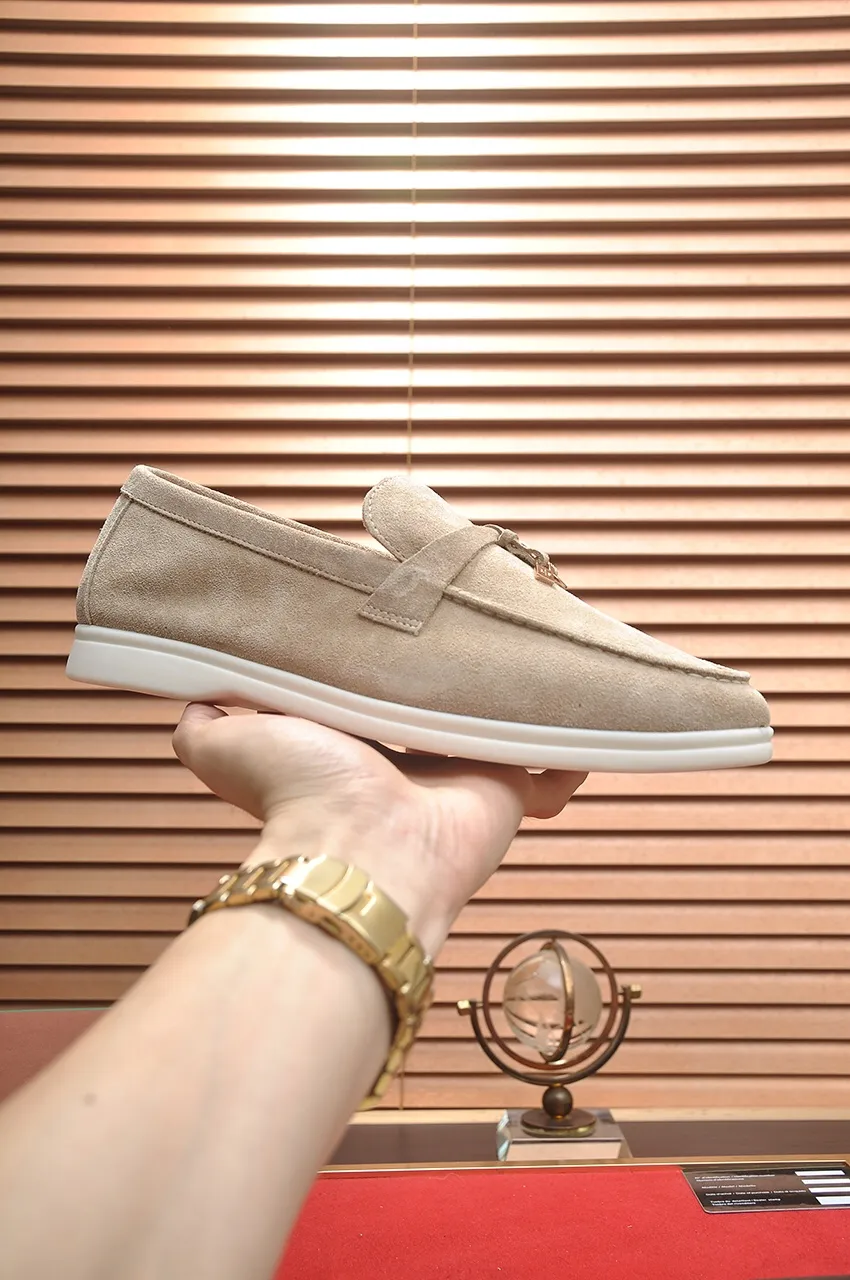 Men's shoes 💰400💶[𝐥𝐨𝐫𝐨 𝐏𝐢𝐚𝐧𝐚] [Couple model] High-end quality, affordable price, LP classic loafers, Italian treasure brand, the only brand that can match Hermès! Only after wearing it do we know that we can’t live up to our feet. Women’s code: 35-40 (customized sizes 34, 41, 42 are non-returnable) Men’s code: 38-44 (customized 45, 46, 47, 48 are non-refundable) Fabric: Customized imported cashmere Lining: Customized imported fetal cowhide Foot: Imported benzene-dyed calfskin Outsole: Exclusive original glass rubber outsole